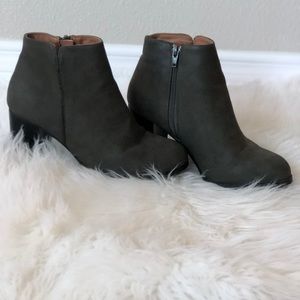 Hunter Green Boots